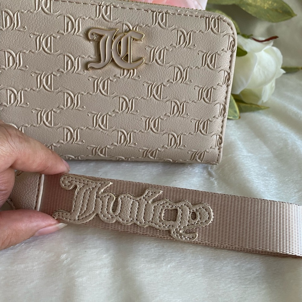 Juicy Couture Beige Wallet - Picture 3 of 12